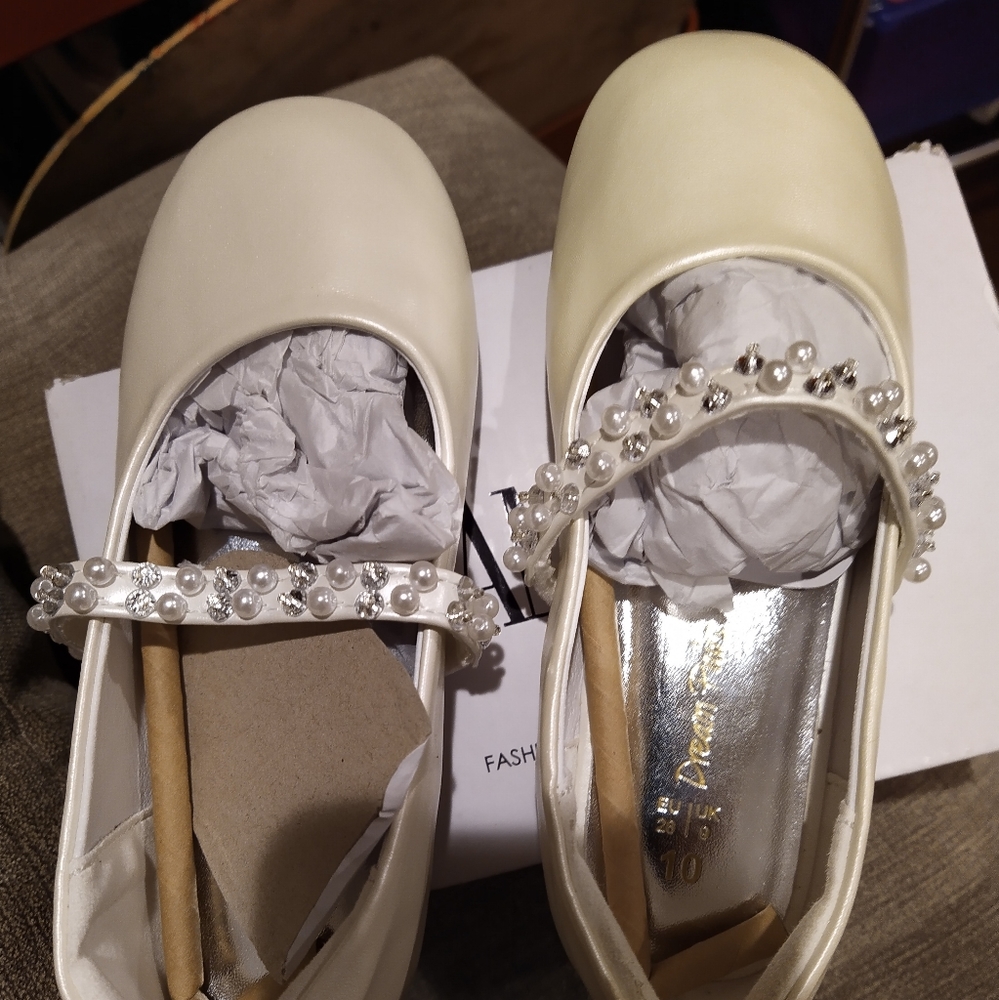 Dream Pairs dress shoes for girls size 10 new